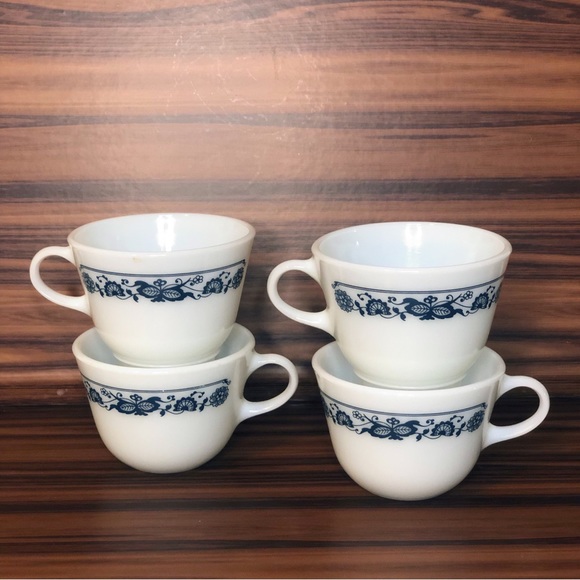 Vintage Pyrex Old Town Blue (Corelle) by CORNING 4 Flat Bottom Coffee/Tea Cups - Picture 2 of 8